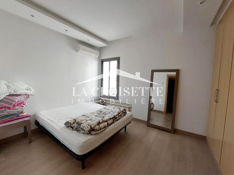 Appartement meublé S+3 vue sur mer avec terrasse à La Marsa